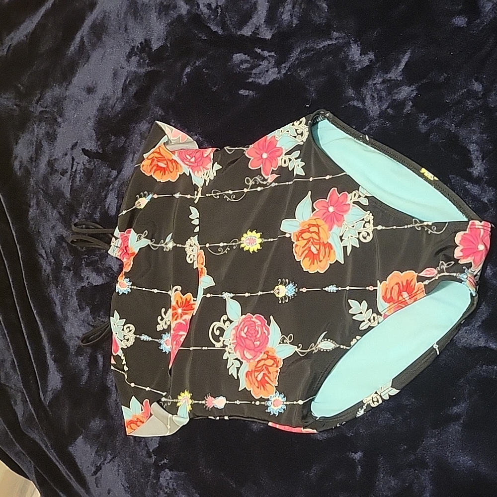 Girls flowery swimsuit